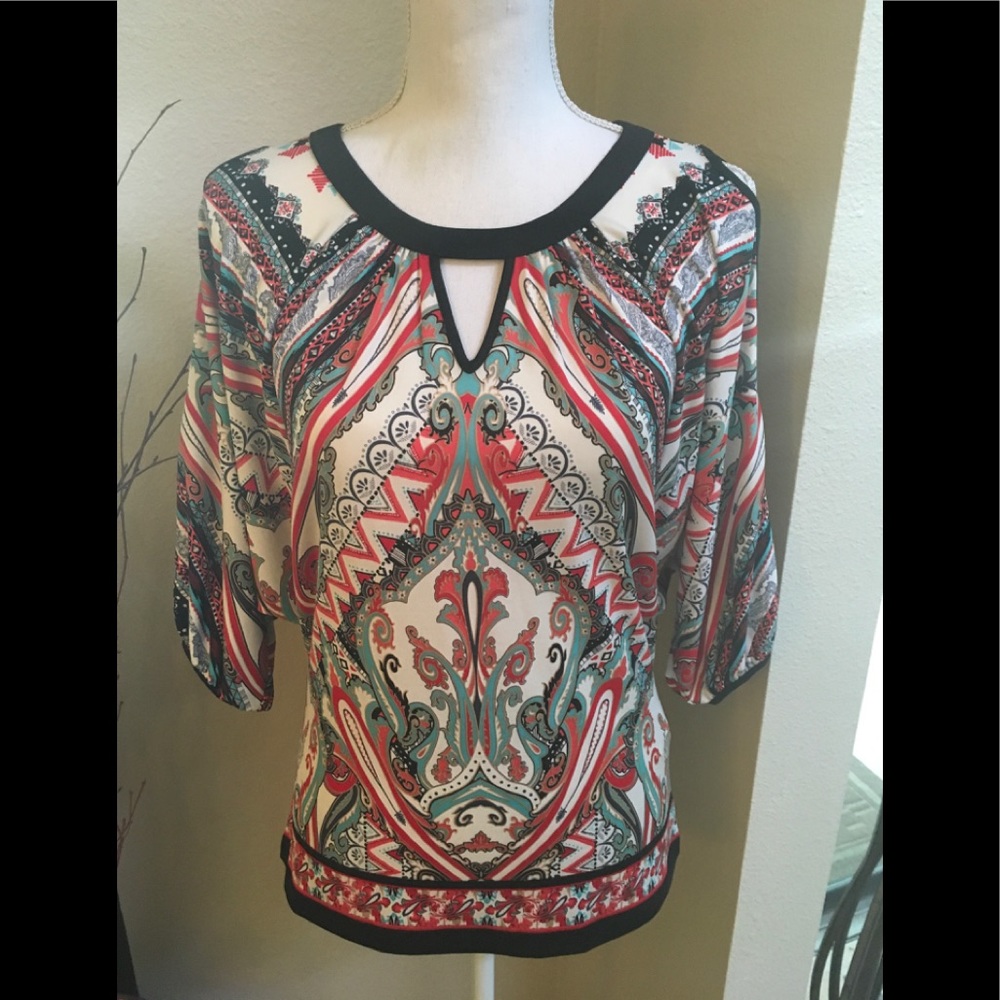 NWOT BEIGE Cold Shoulder print top